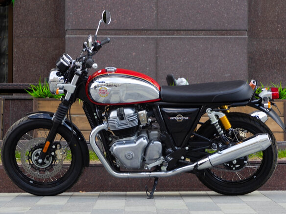 2024 Royal Enfield Interceptor 650, красный, 648900 рублей - вид 1