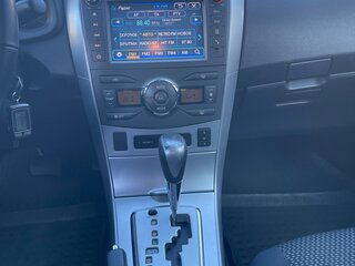 2011 Toyota Corolla X (E140, E150) Рестайлинг, чёрный, 950000 рублей, вид 5