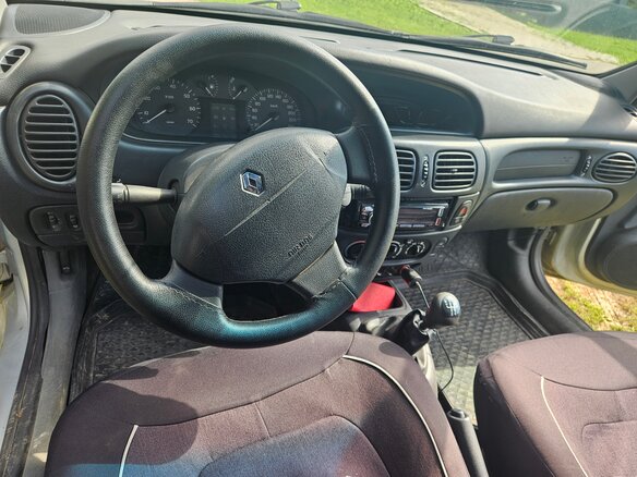 2002 Renault Megane I Рестайлинг, серебристый, 180000 рублей - вид 4