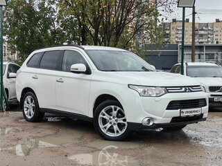 2012 Mitsubishi Outlander III, белый, 1089000 рублей, вид 3