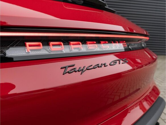 2026 Porsche Taycan GTS Sport Turismo I Рестайлинг, красный - вид 23