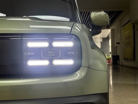 2025 Baojun Yep Plus, зелёный - вид 1