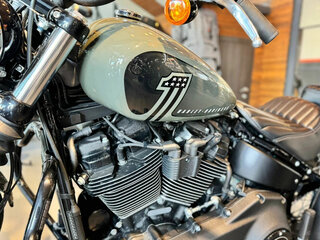 2021 Harley-Davidson Street Bob, зелёный, 1890000 рублей, вид 5