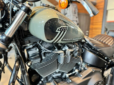 2021 Harley-Davidson Street Bob, зелёный, 1950000 рублей, вид 5