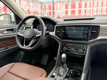 2023 Volkswagen Atlas I Рестайлинг, белый, 4700000 рублей, вид 5