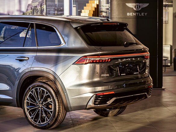 2025 Geely Monjaro I Рестайлинг, синий, 2995000 рублей - вид 9