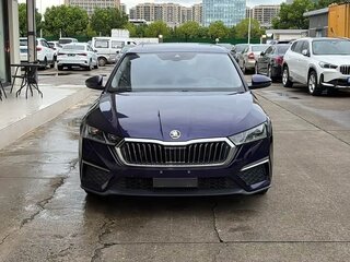 2022 Skoda Octavia IV (A8), белый, 1967000 рублей, вид 3