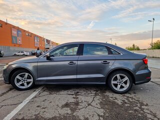 2017 Audi A3 III (8V) Рестайлинг, серый, 1860000 рублей, вид 2