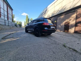 2011 Volkswagen Touareg II, чёрный, 2190000 рублей, вид 5