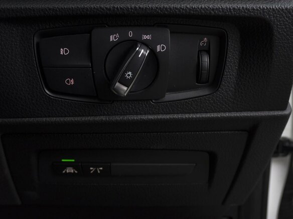 2015 BMW 1 серии 118i II (F20/F21) Рестайлинг, белый, 1390000 рублей - вид 15