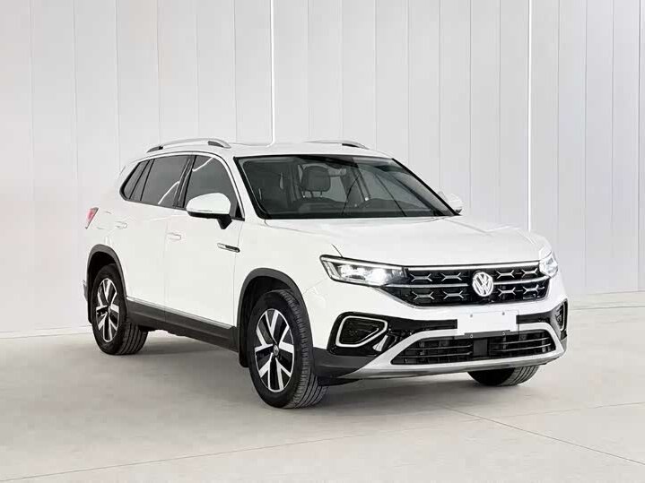 Открыть фотографии: Volkswagen Touran II