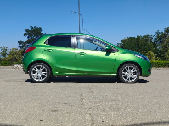 2008 Mazda 2 II (DE), зелёный, 800000 рублей - вид 2
