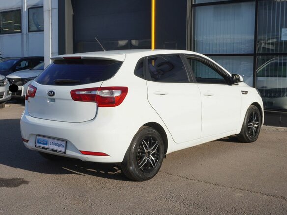 2013 Kia Rio III, белый - вид 4
