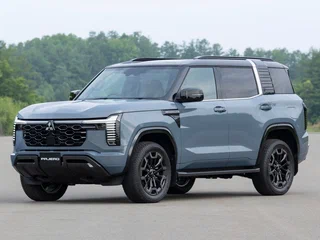 2026 Mitsubishi Pajero V, серый, 8421000 рублей, вид 2