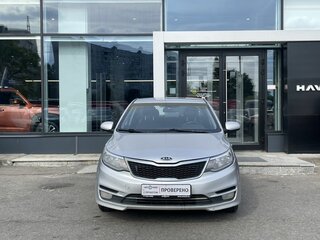 2015 Kia Rio III Рестайлинг, серебристый, 599000 рублей, вид 2