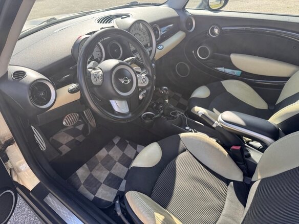 2007 Mini Hatch Cooper S II (R56), белый, 650000 рублей - вид 4
