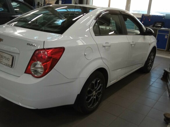 2012 Chevrolet Aveo II, белый, 570000 рублей - вид 2