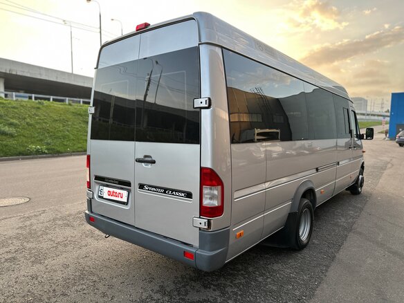 2017 Mercedes-Benz Sprinter Classic, серебристый, 2390000 рублей - вид 4