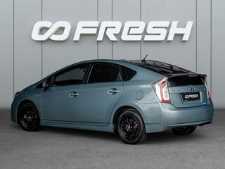 2013 Toyota Prius III Рестайлинг (XW30), зелёный, 1100000 рублей, вид 2