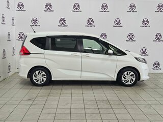 2017 Honda Freed II, белый, 1496000 рублей, вид 4