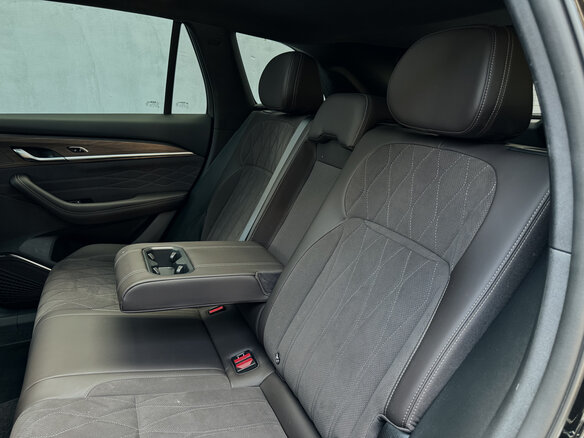 2026 Geely Monjaro (Xingyue L) I Рестайлинг 2 (China Market), чёрный, 4185000 рублей - вид 25