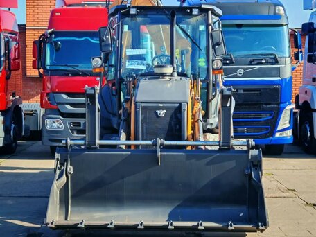2025 Case CE 570SV, жёлтый, 9060000 рублей, вид 2