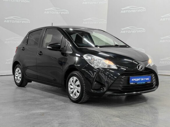 2018 Toyota Vitz III (XP130) Рестайлинг 2, чёрный, 975000 рублей - вид 6
