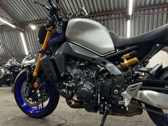 2023 Yamaha MT-09 (FZ-09), серебристый, 1150000 рублей - вид 14
