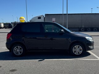 2011 Skoda Fabia II Рестайлинг, чёрный, 379999 рублей, вид 4