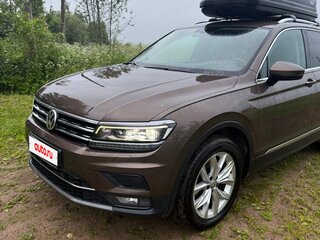 2018 Volkswagen Tiguan II, коричневый, 2600000 рублей, вид 3