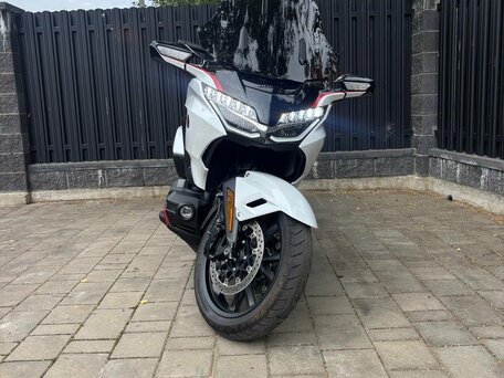 2023 Honda GL 1800 Gold Wing, белый, 2899999 рублей, вид 3