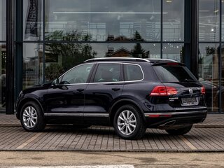 2016 Volkswagen Touareg II Рестайлинг, чёрный, 2495000 рублей, вид 4