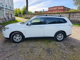 2013 Mitsubishi Outlander III, белый, 1150000 рублей, вид 4