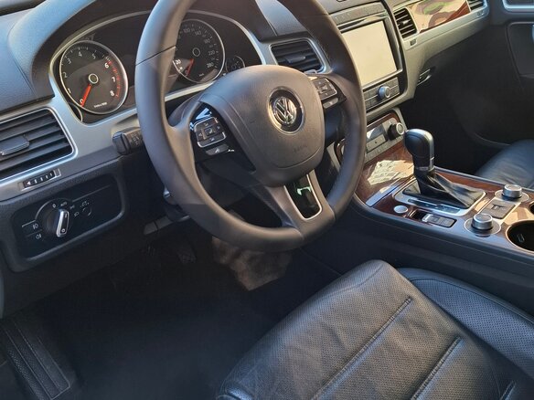 2015 Volkswagen Touareg II Рестайлинг, белый - вид 9