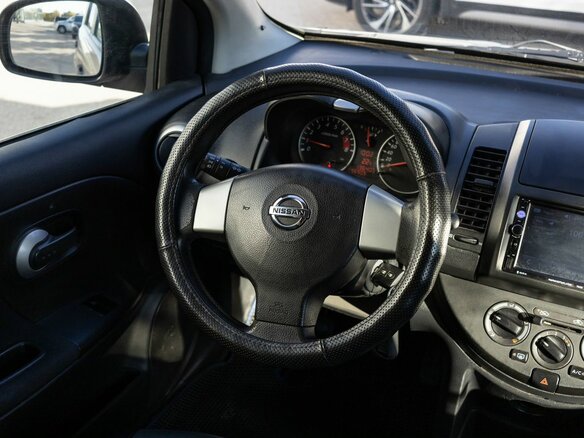 2013 Nissan Note I Рестайлинг, коричневый, 700000 рублей - вид 22