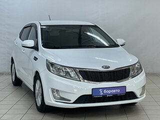 2013 Kia Rio 4-speed III, белый, 764900 рублей, вид 2