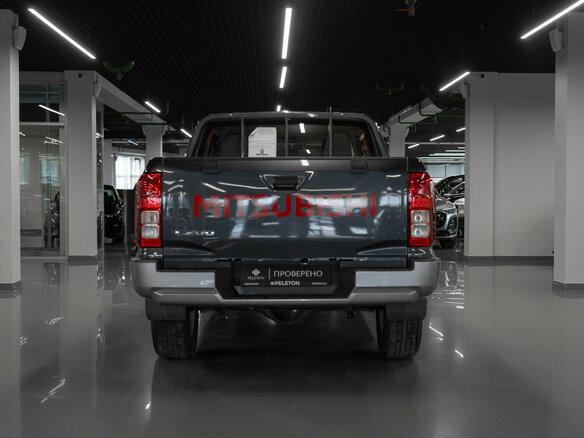 2025 Mitsubishi L200 VI, серый, 4850000 рублей - вид 5