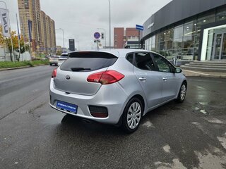 2017 Kia Ceed II Рестайлинг, серебристый, 1120000 рублей, вид 4