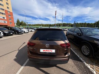 2019 Volkswagen Tiguan II, коричневый, 2850000 рублей, вид 2