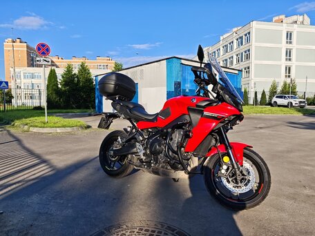 2021 Yamaha MT-09 Tracer (FJ-09), красный, 1000000 рублей, вид 1