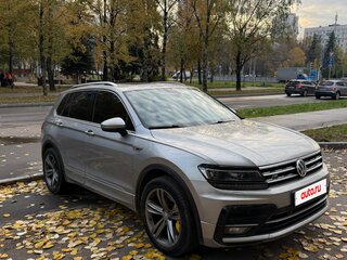 2020 Volkswagen Tiguan II, серый, 3200000 рублей, вид 3