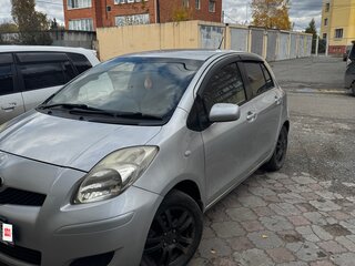 2005 Toyota Vitz II (XP90), серебристый, 550000 рублей, вид 3