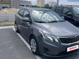 2015 Kia Rio III Рестайлинг, серый, 920000 рублей, вид 5