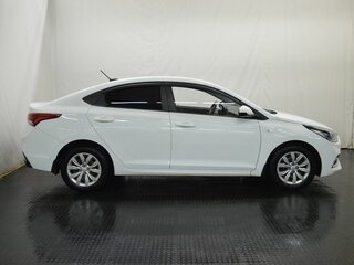 2017 Hyundai Solaris II, белый, 1150000 рублей, вид 4
