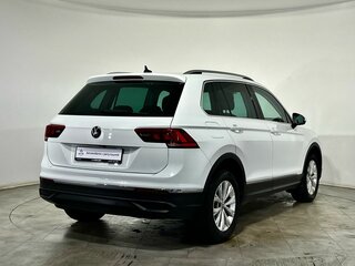 2021 Volkswagen Tiguan II Рестайлинг, белый, 2490000 рублей, вид 4
