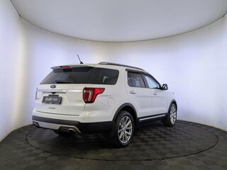 2017 Ford Explorer V Рестайлинг, белый, 2655000 рублей, вид 5