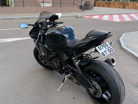 2022 Yamaha YZF-R1, чёрный, 2400000 рублей, вид 5