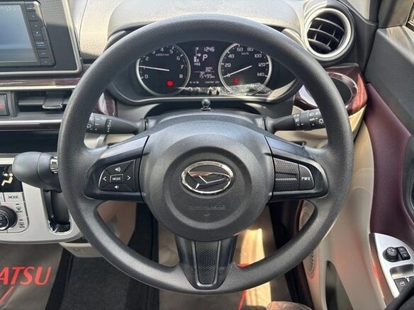 2022 Daihatsu Cast I, красный - вид 17