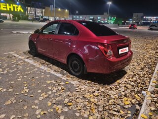 2013 Chevrolet Aveo II, красный, 487000 рублей, вид 4
