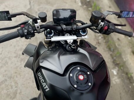 2021 Ducati Streetfighter V4, чёрный, 1750000 рублей, вид 4